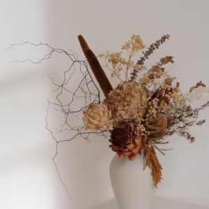 Artichoke and Hydrangea in white - Image 4