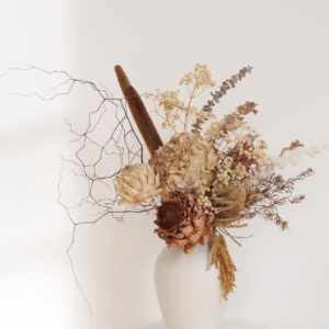 Artichoke and Hydrangea in white - Image 2
