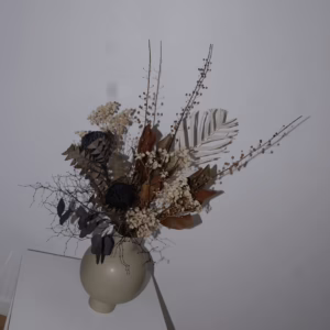 Banksia and Gyp in Beige - Image 2