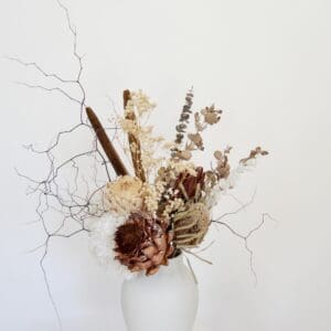 Artichoke and Hydrangea in white - Image 3